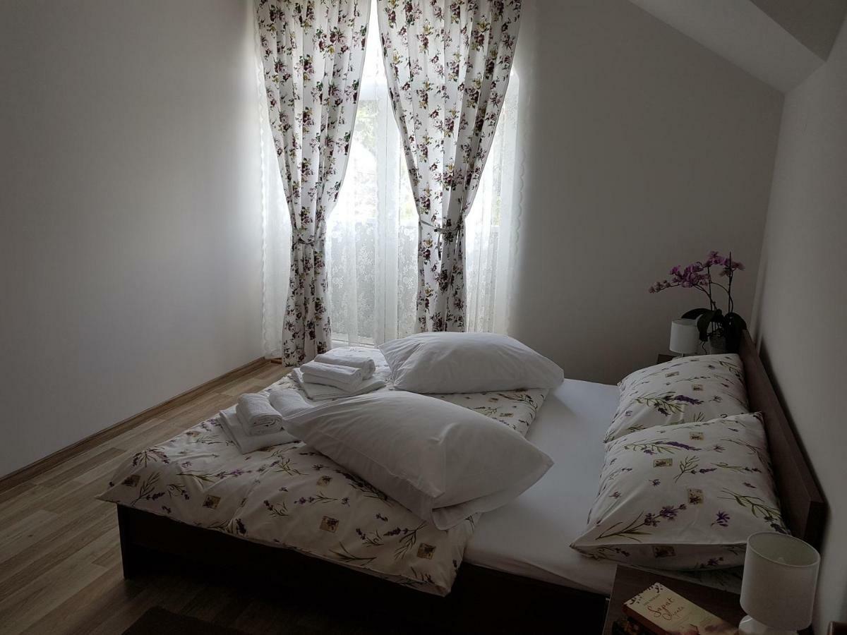 Apartmani Hrsak クラピナ エクステリア 写真