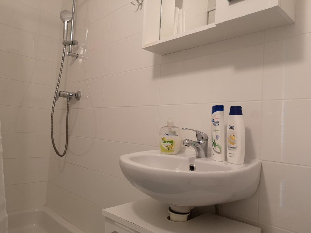 Apartmani Hrsak クラピナ エクステリア 写真