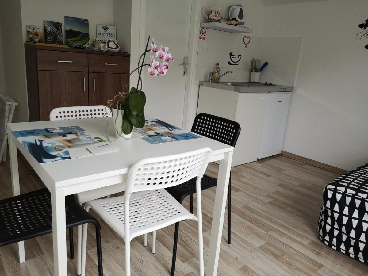 Apartmani Hrsak クラピナ エクステリア 写真