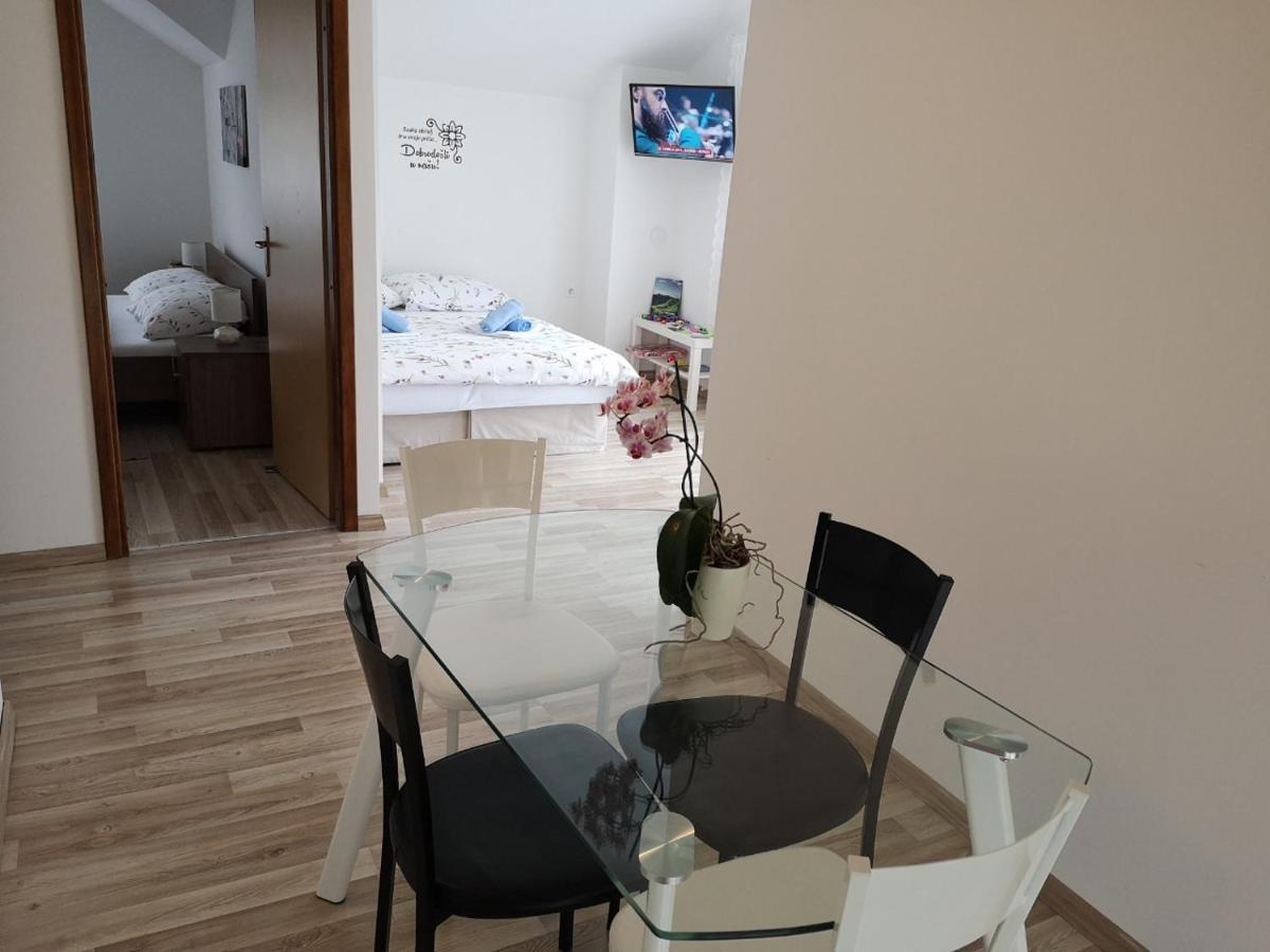 Apartmani Hrsak クラピナ エクステリア 写真